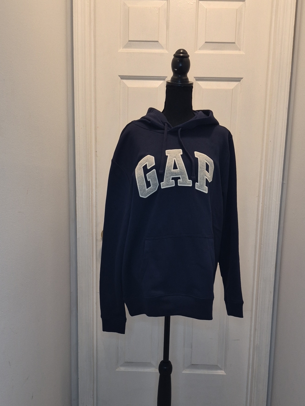 T5- GAP Navy Pullover Hoodie with White Logo - sz L